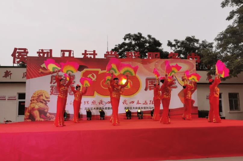 夏季纽扣裙